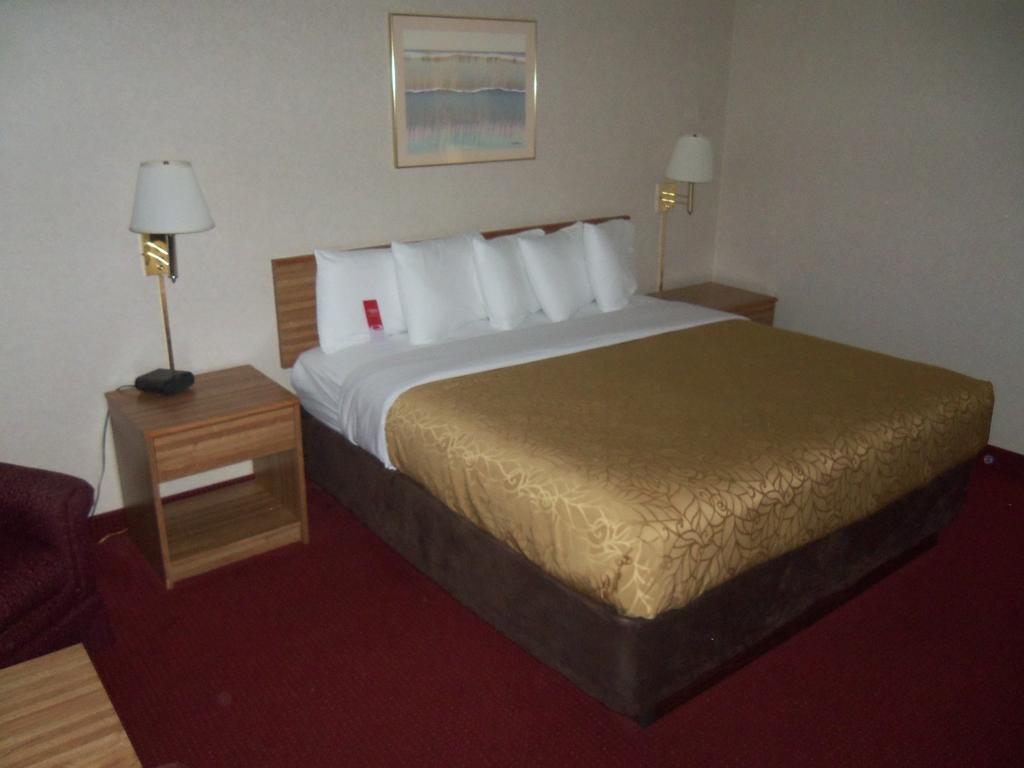 Quality Inn Arena Wilkes-Barre Bagian luar foto