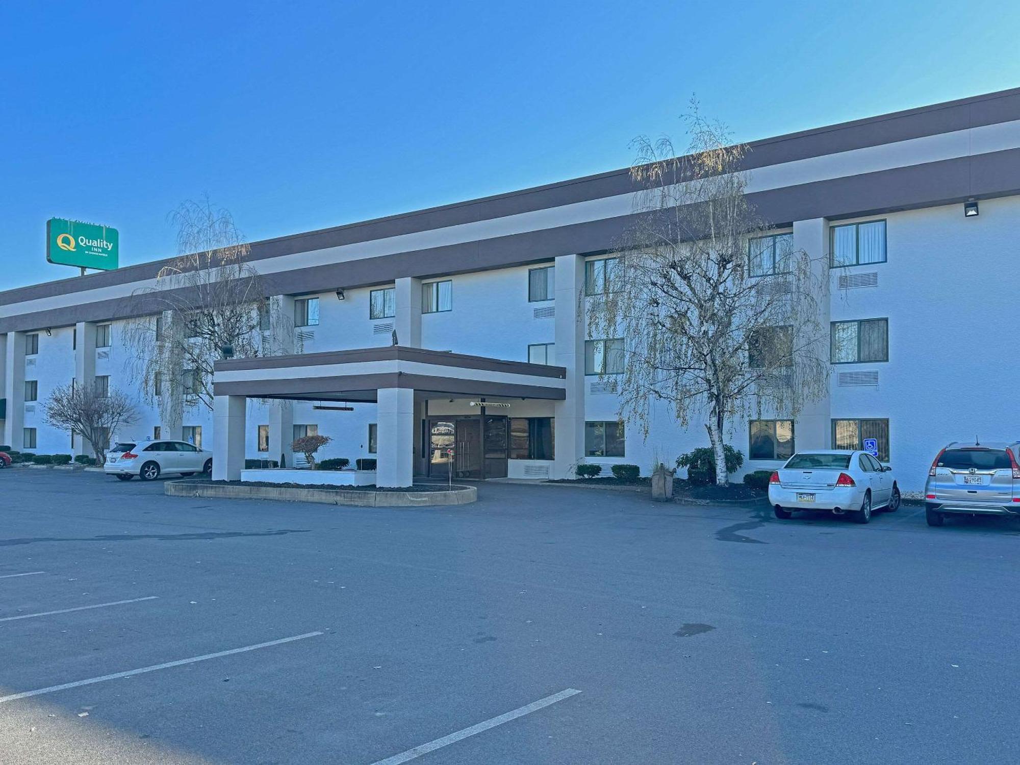 Quality Inn Arena Wilkes-Barre Bagian luar foto